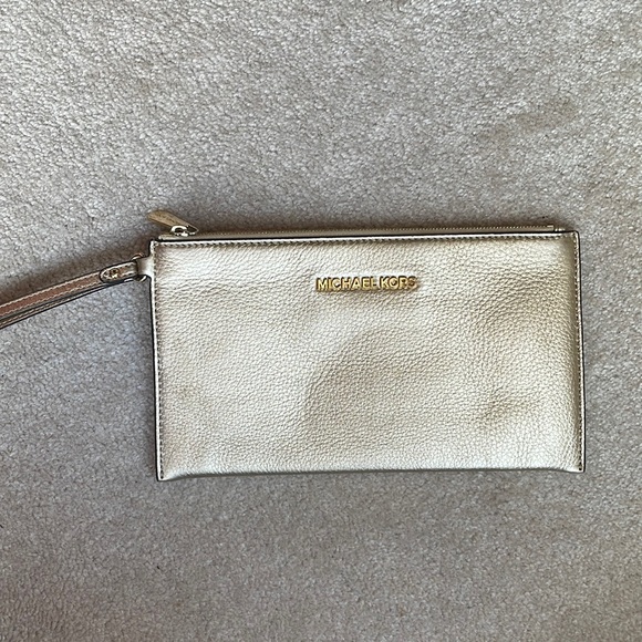 Michael Kors Handbags - Michael Kors Gold wristlet
